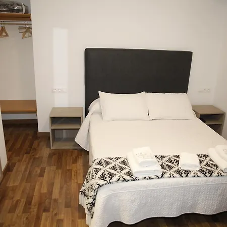 Πανσιόν Esquina 3*