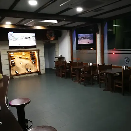 Πανσιόν Esquina 3*