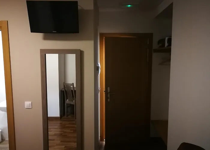 Πανσιόν Esquina 3*