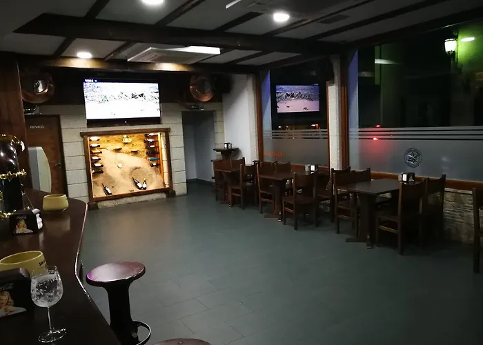 Πανσιόν Esquina 3*